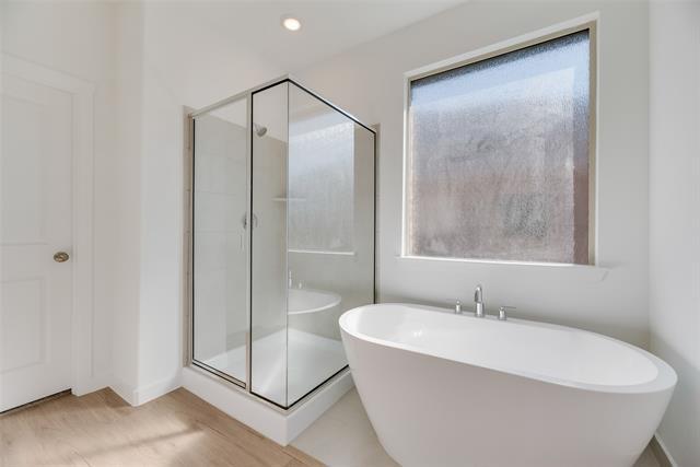 Building Photo - 1604 Adams Dr