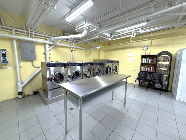 Building Photo - 99-21 67th Rd