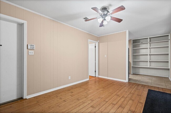 Building Photo - 5516 Brightwood Ln