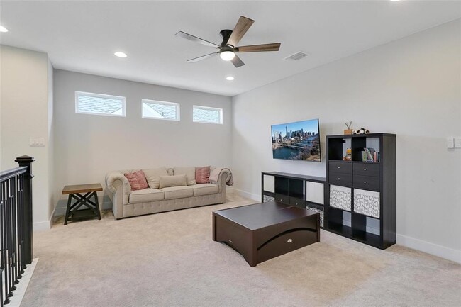 Building Photo - 702 Tomichi Trl