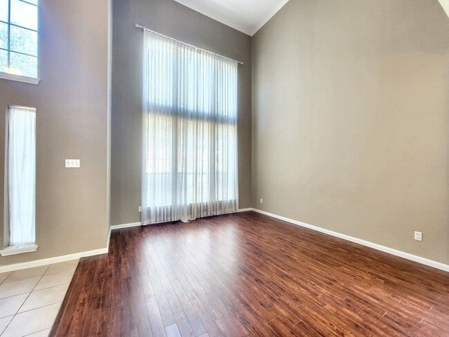 Building Photo - 1617 Sunterro-