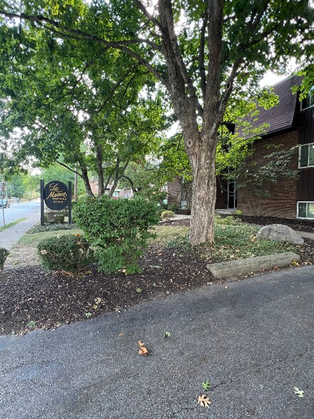 Primary Photo - 2065 Sutton Ave