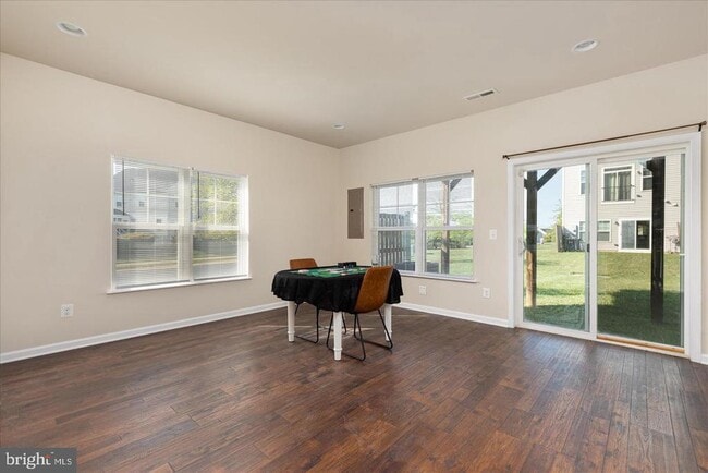 Building Photo - 109 Splendor Gdn Wy