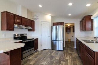 Building Photo - 1214 N Morain Loop