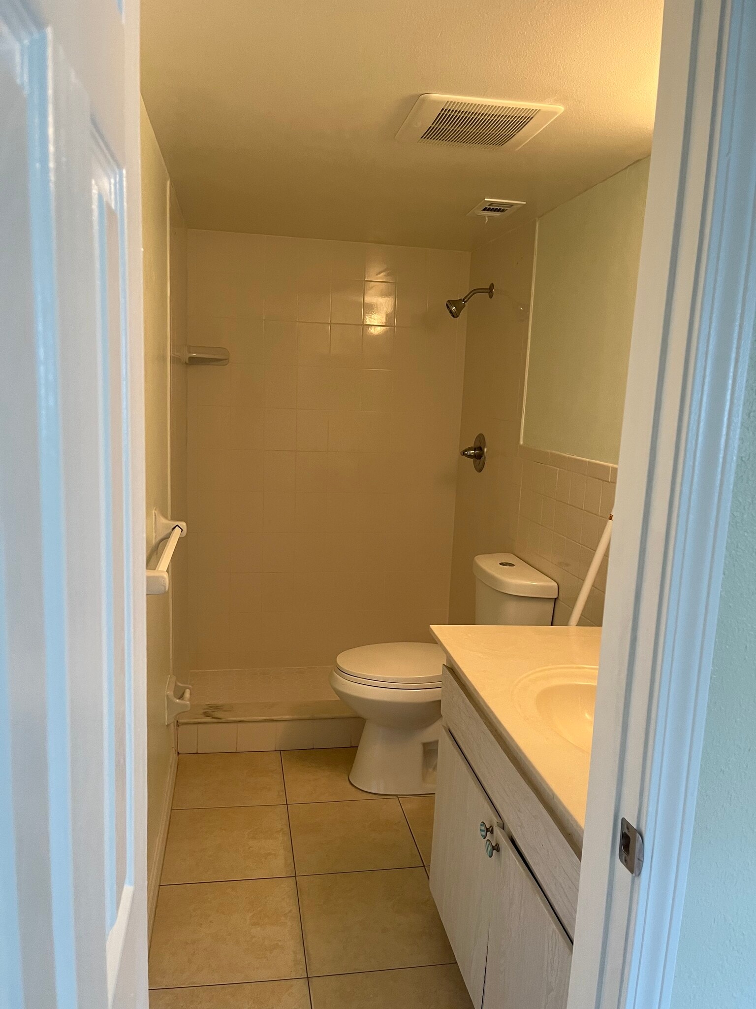 Máster bath - 190 E Olmstead Dr