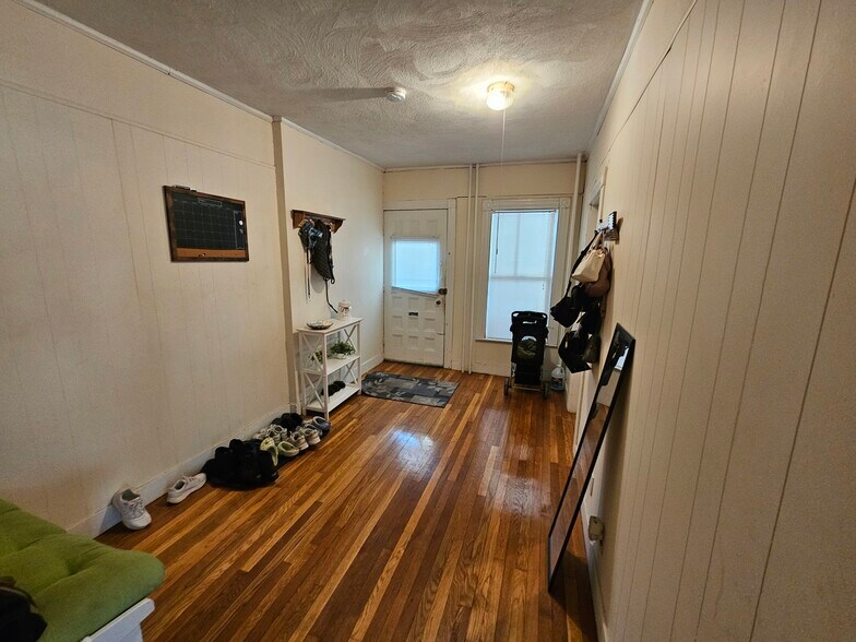 Building Photo - 23 Gorham St