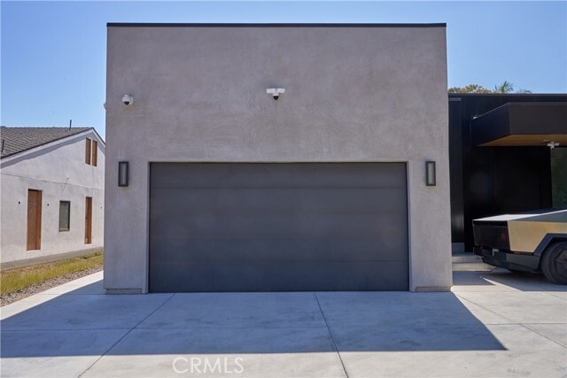 Building Photo - 1119 N Crestview Dr
