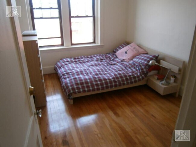 Building Photo - 3 bedroom in Allston MA 02134