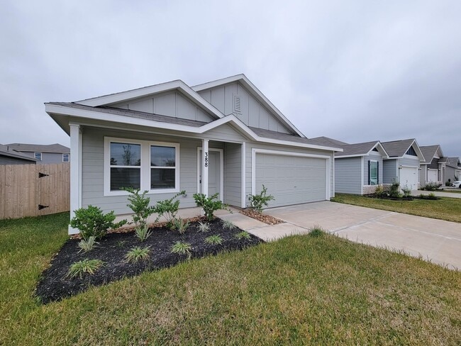 Building Photo - 388 Tejas Trl