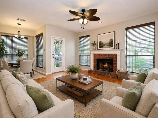 Building Photo - 11017 Rio Vista Dr