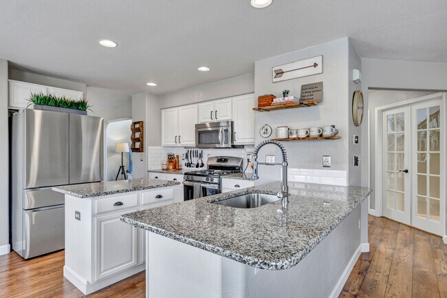 Building Photo - 5483 Mountain Garland Dr