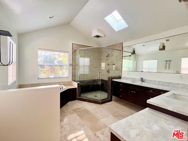 Building Photo - 7311 Dunfield Ave