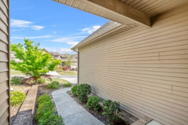 Building Photo - 116 Cypress Cir