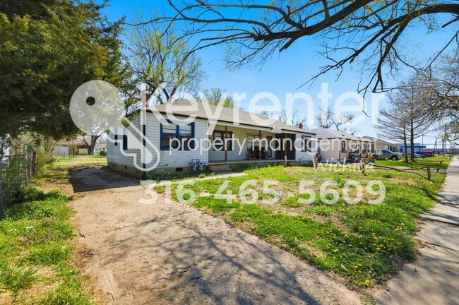 Building Photo - 2322 S Emporia St