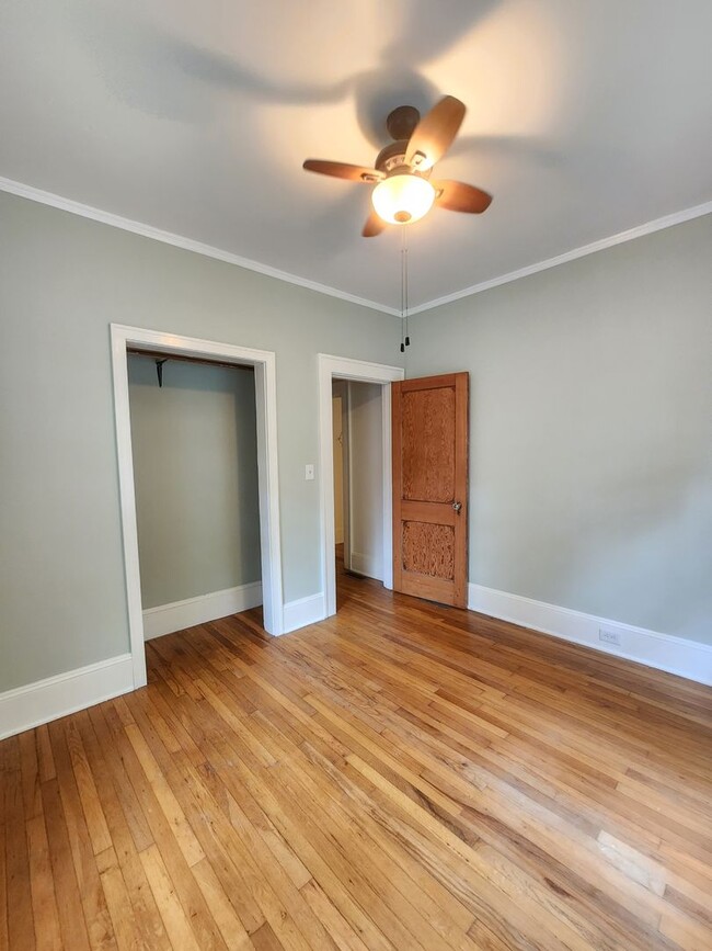 Building Photo - West Asheville Bungalow