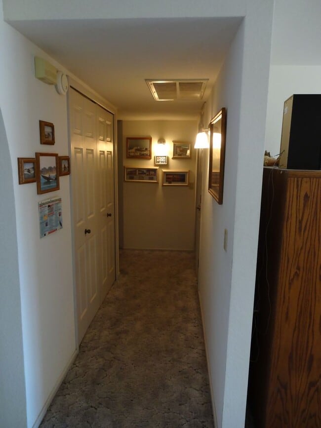 Building Photo - Winter Rental October to April 2027