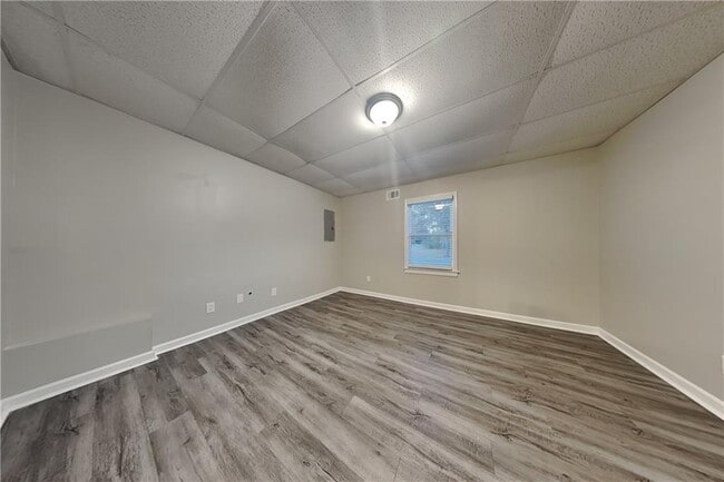 Building Photo - 2201 Whitebluff Way