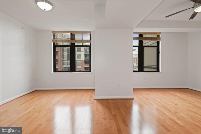 Building Photo - 1021 N Garfield St