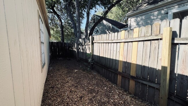 Building Photo - 60% Agent Commission Offered!!!: Great Duplex in Anderson Mill Area, Recently Renovated