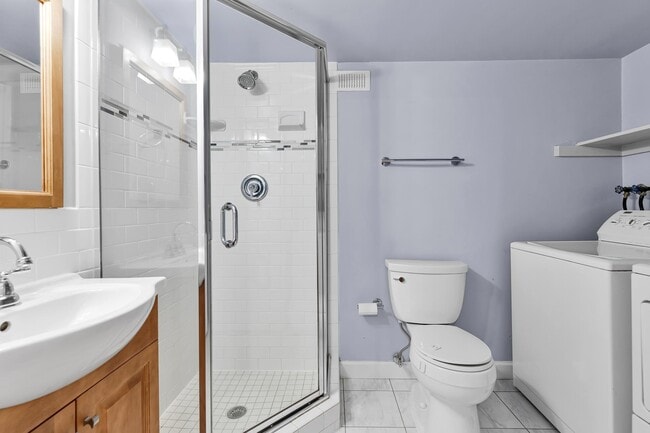 Building Photo - 3011 S Buchanan St