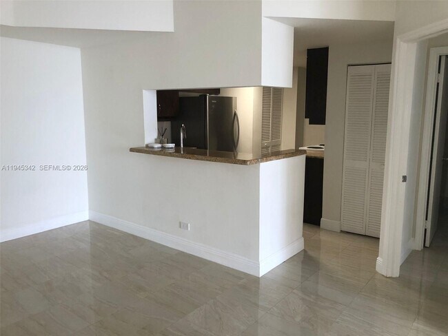 Building Photo - 701 Brickell Key Blvd