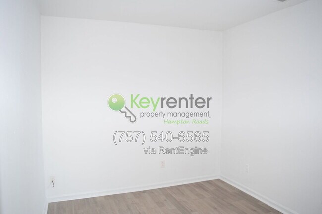 Building Photo - 579 Peregrine St