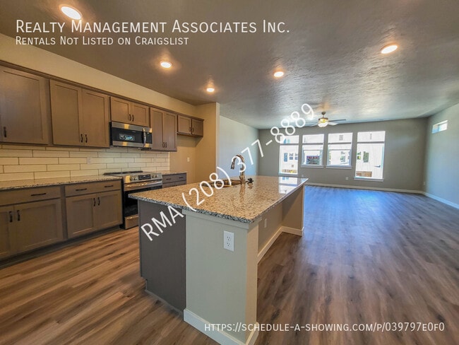 Building Photo - 3104 N Network Ln