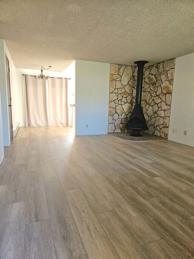 Building Photo - 2bed/1bath Edgewood Duplex*****COMING SOON***