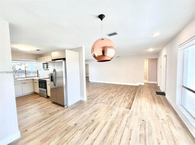 Building Photo - 6729 Petunia Dr