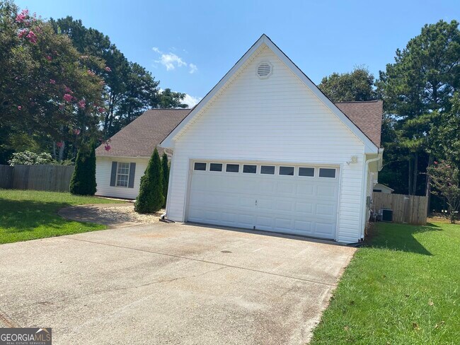 Building Photo - 900 Harbins View Dr