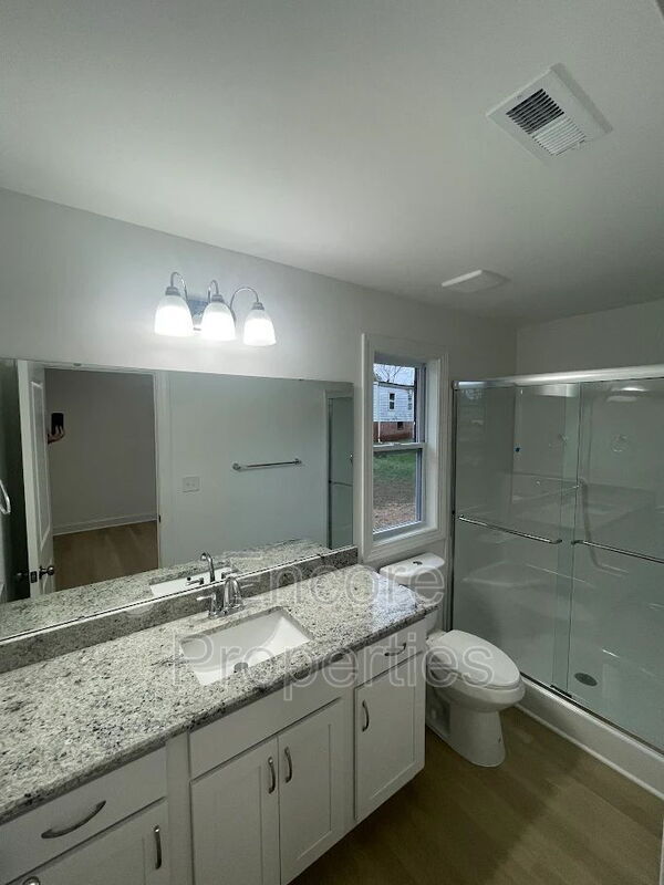 Building Photo - 1115 Grace Ave