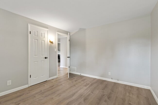 Building Photo - 1119 Winona Dr