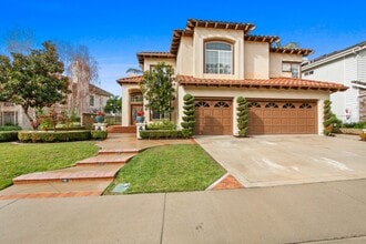 Building Photo - COMING SOON: Spacious 4 bedroom 3 bath with bonus room and 3 car garage