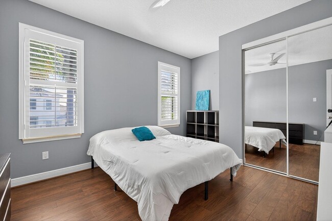 Building Photo - 8551 SE Driftwood St