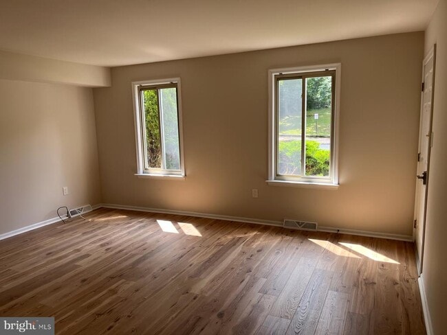 Building Photo - 116 Rue Charmille Rd