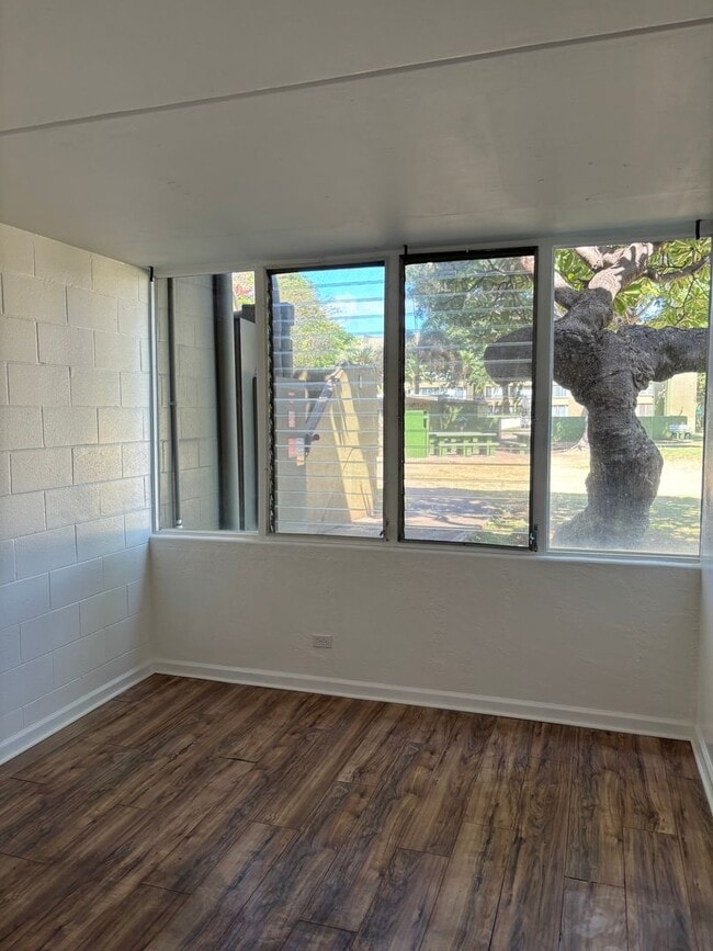 Building Photo - Harbor Lights 1-Bedroom – Pool, Courtyard, & Steps to Shopping