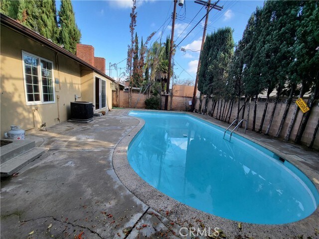 Building Photo - 13132 Hartland St