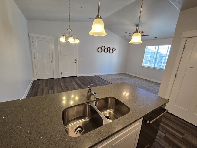 Building Photo - 1985 N 3330 W