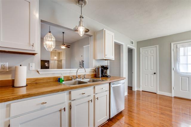 Building Photo - 4436 Odessa Dr