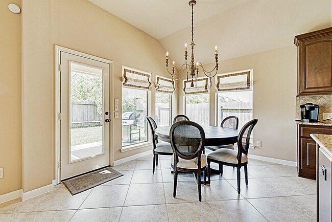 Building Photo - 2930 Pheobe Trce