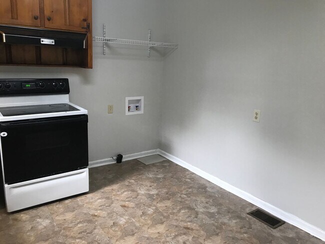 Building Photo - 1662 Vista Ln