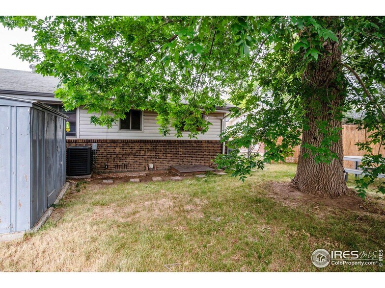 Building Photo - 824 Meeker St