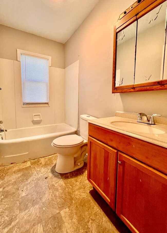 Building Photo - 1654 O Brien St