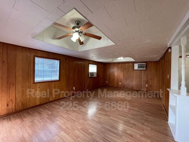 Building Photo - 1213 N Coolidge Ave