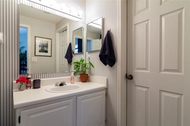 Building Photo - 2/2 Condo in The Links @ Haile Plantation - available mid-May!