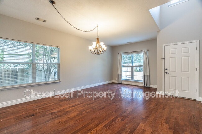 Building Photo - 106 Red Willow