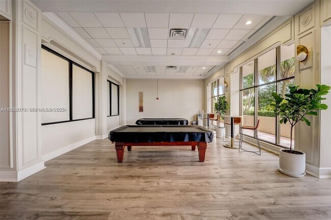 Building Photo - 5600 Collins Ave