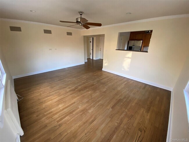 Building Photo - 905 Palmer Ave