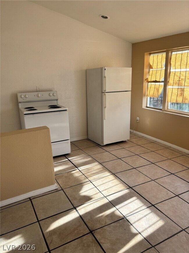 Building Photo - 1118 Laurel Ave