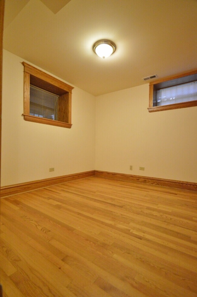 Building Photo - 3725 N Fremont St